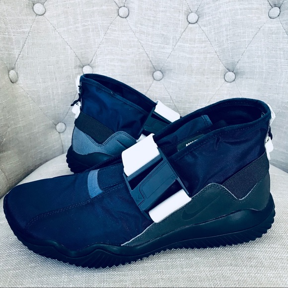 Nike Other - NWT Authentic Nike Magnet Snickers sz 9.5